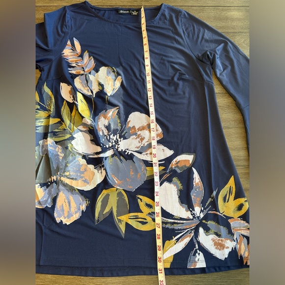 NWOT EVANS BY CITY CHIC BLUE FLORAL TUNIC TOP SIZE 16. - Picture 3 of 9